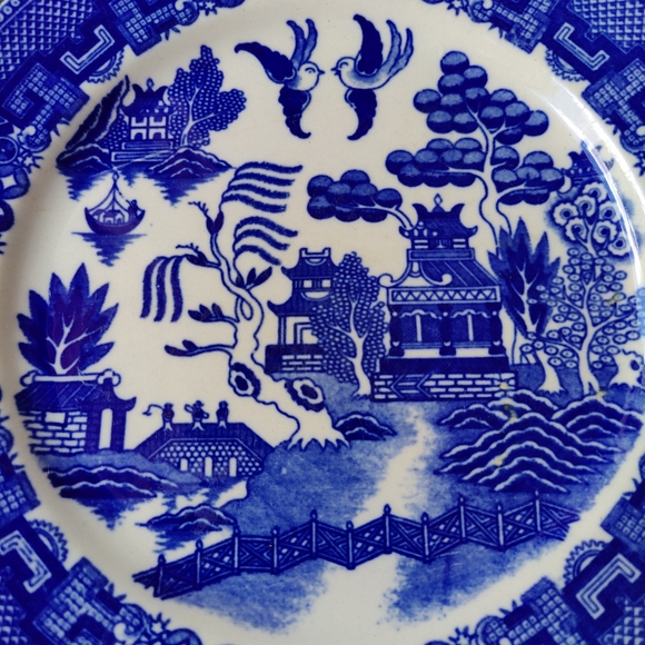 9 inch dinner 🍽️ plate | Blue Willow pattern 🔵⚪ | made in Japan - Picture 4 of 7
